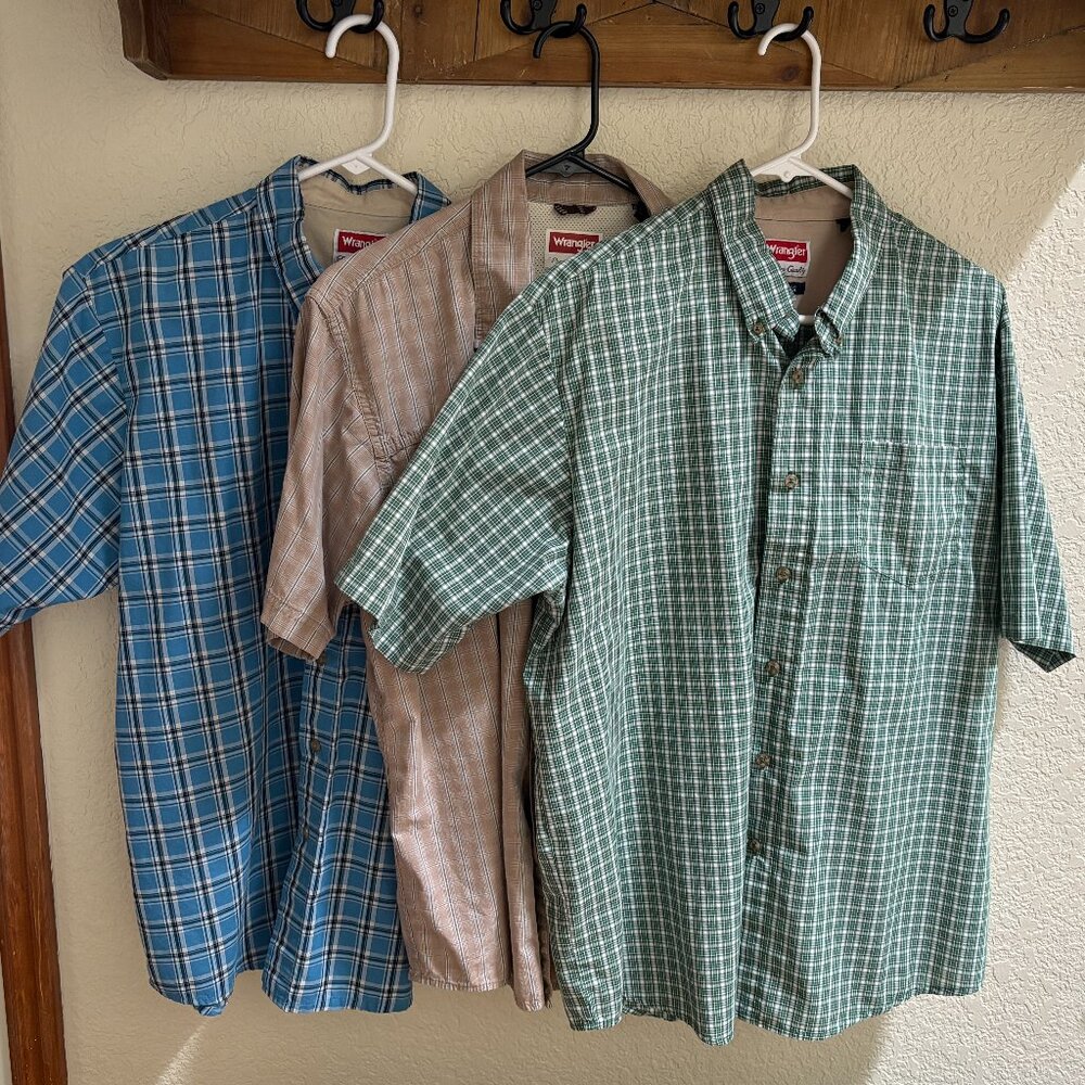 3 Men's Short Sleeve Wrangler Button Down Shirts, Size L